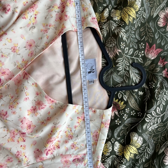 Floral Wrap Midi Dress - fits L or XL - Picture 8 of 8